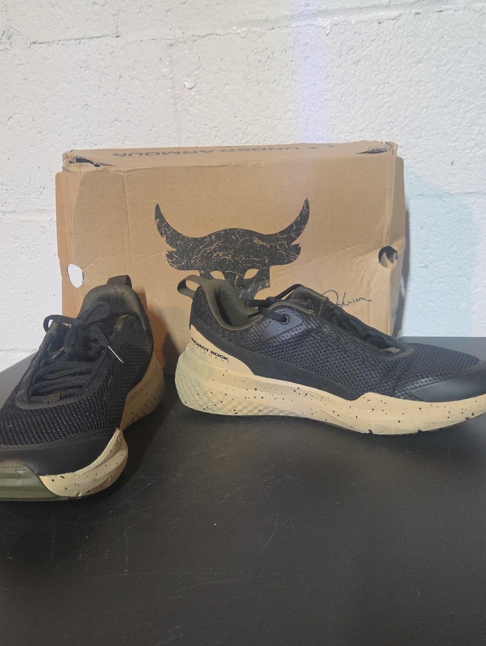 Under Armour Men’s Black Sneaker with Cream Speckled Midsole